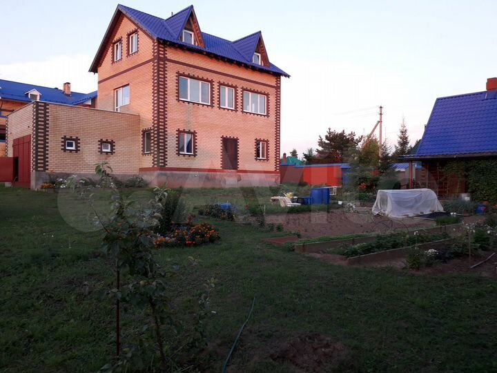 Коттедж 268 м² на участке 24 сот.