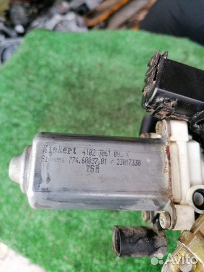 Замок двери задний правый Bmw 7 E65/E66