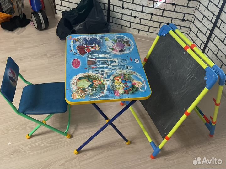 Детский стол и стул