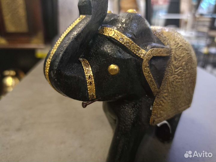 Слон дерево