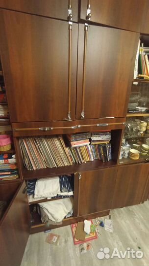 Книжный шкаф сервант