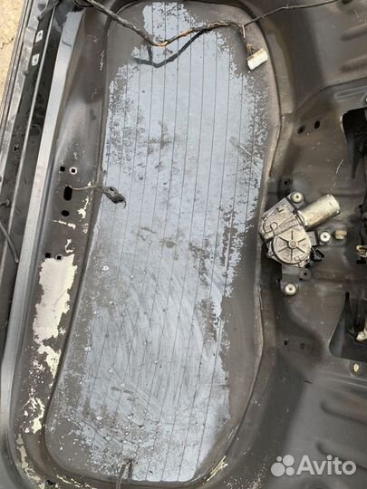 Стекло крышки багажника Рено Сандеро new