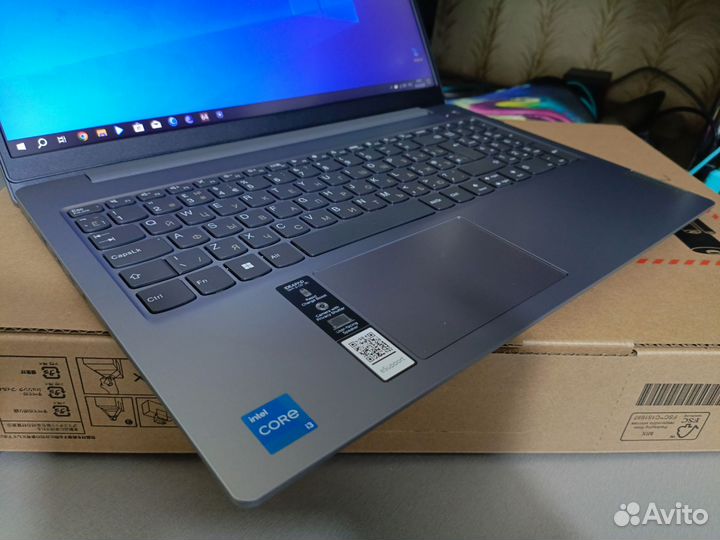 Lenovo- Fhd, i3-13 Gen: 6x4,5ghz, 8ddr5, UHd, Ssd