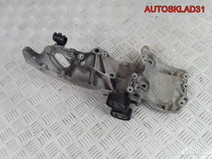 Кронштейн генератора Renault Logan 8200169566