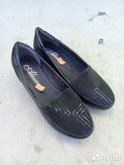 Обувь женская и мужская новая