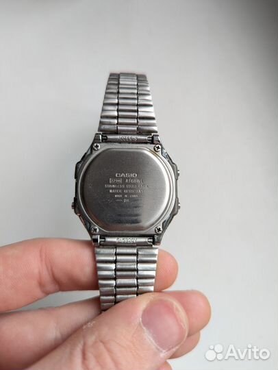 Наручные винтажные часы casio A168WEM-1EF