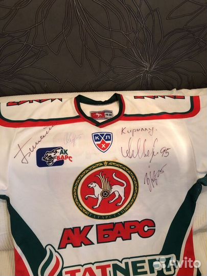 Фанатская майка акбарс с автографами