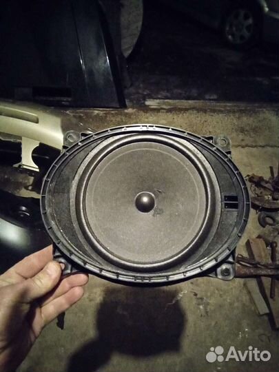 Тойота камри 50 динамик колонка