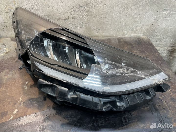 Фара левая на запчасти Hyundai Sonata NF8 22г