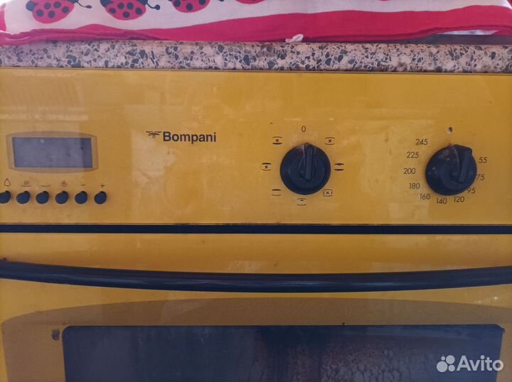 Духовой шкаф и морозильная камера