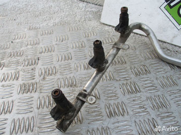 Рампа топливная Mercedes Benz W210 3.2 1999г