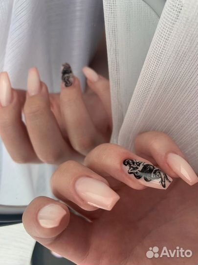 Нужна модель на маникюр