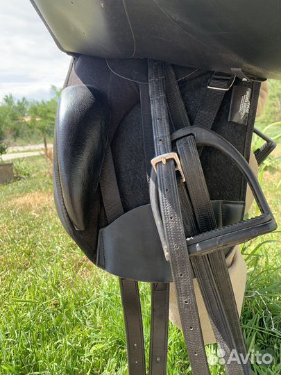 Выездковое седло HKM zeus