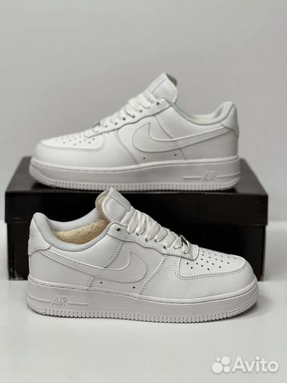 Кроссовки Nike Air Force 1 белые зимние