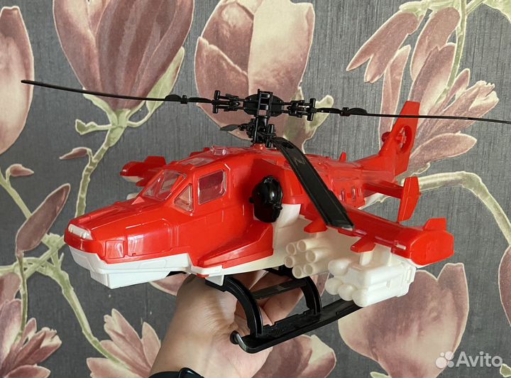 Игрушка большой вертолет