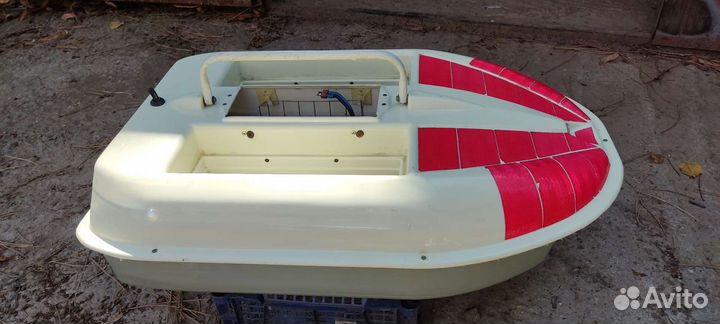 Кораблик для завоза прикормки