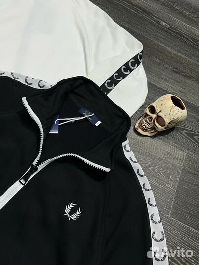 Fred Perry олимпийка с лампасами