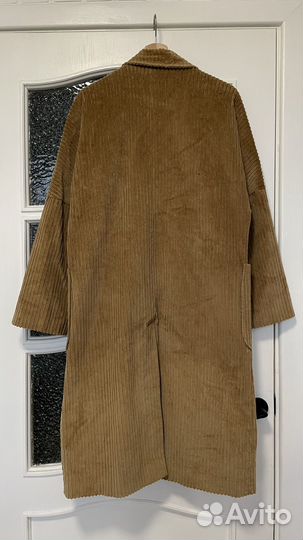 Вельветовое пальто