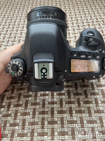 Зеркальный фотоаппарат