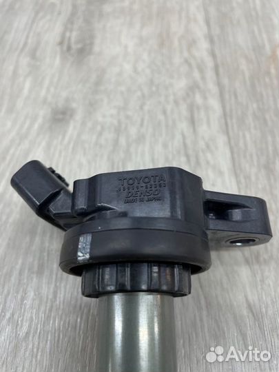 Катушка зажигания Toyota Auris ZRE151 1zrfe 2008