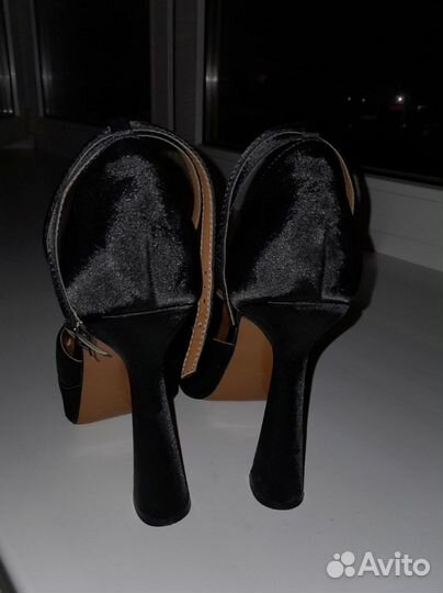 Туфли женские на каблуке