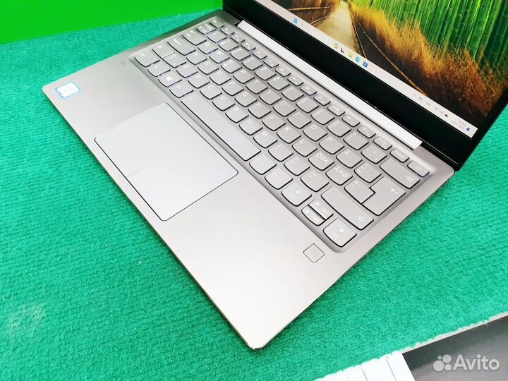 Ноутбук Lenovo Core i7 8GB IPS