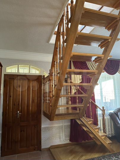 Дом 164,8 м² на участке 8 сот.