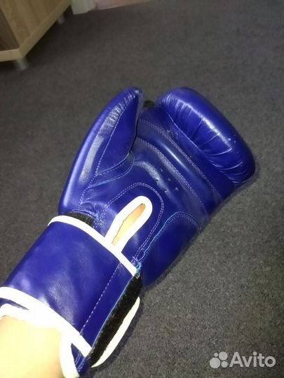 Боксерские перчатки 10 oz