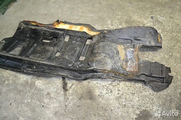 Коврик для ног левый scania P-series (01.04)