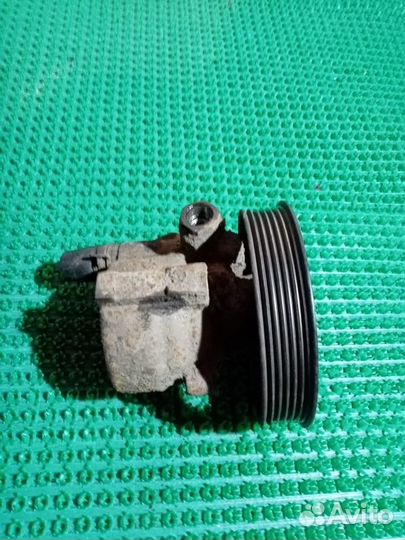 Насос гидроусилителя руля Renault Logan 1.6