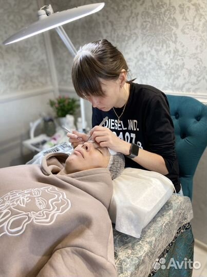 Курсы по наращиванию ресниц. Обучение