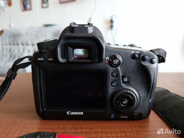 Зеркальный фотоаппарат Canon 6D (WG) Kit