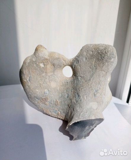 Камень кремень чёрный с отверстием