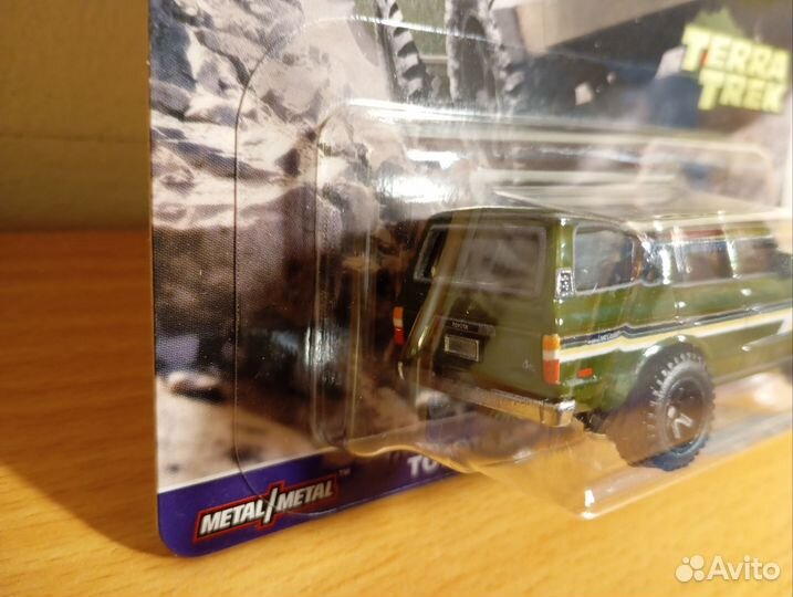Hot Wheels Premium Toyota Land Cruiser FJ60