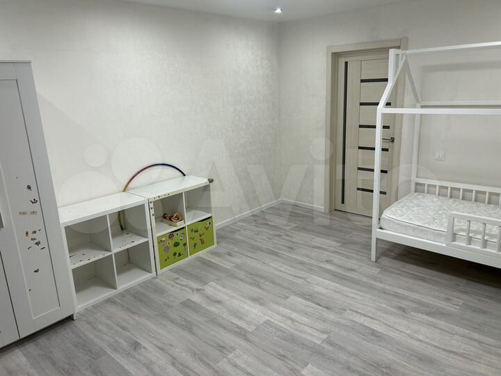 2-к. квартира, 76 м², 9/10 эт.