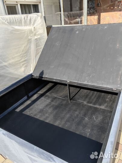 Кровать двухспальная с матрасом б\у. 160х200