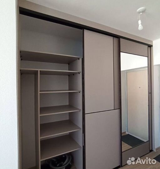 Шкаф