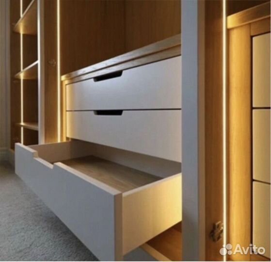 Дизайнерский шкаф