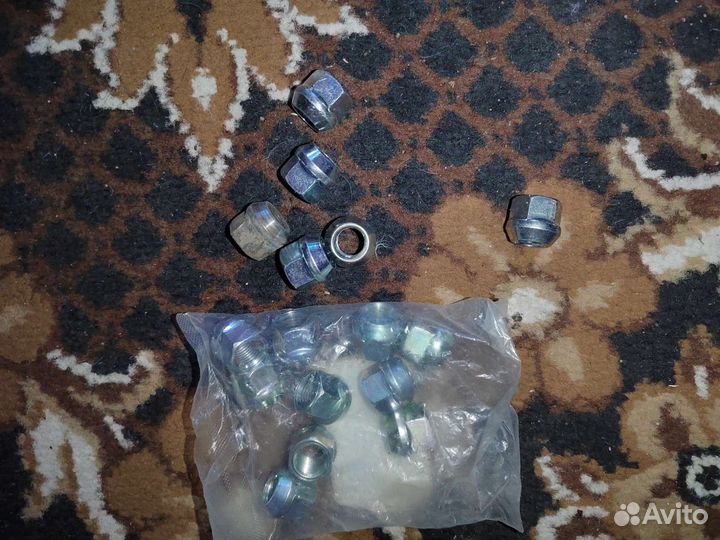 Гайки на колеса