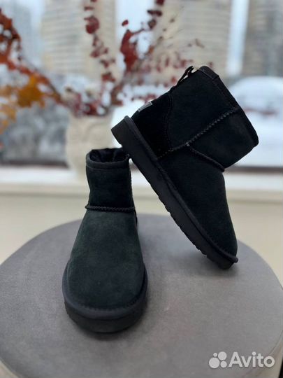 UGG Classic Mini