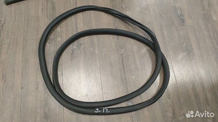 Уплотнитель проема двери задний правый Audi A8 D3