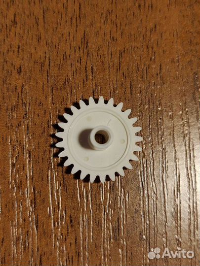 Шестерня механизма привода монитора магнитолы avh