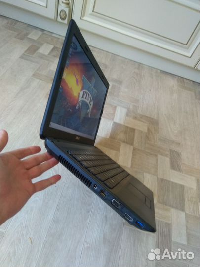 Asus в отличном состоянии Core i7, 8гб, SSD