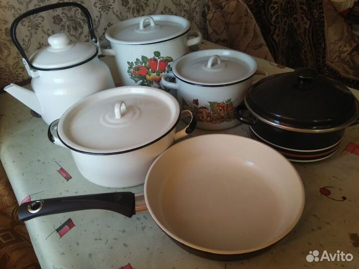 Кастрюли сковородка чайник