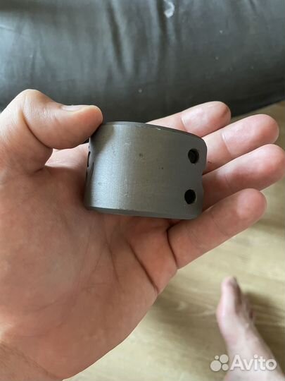 Зажим для трюкового самоката