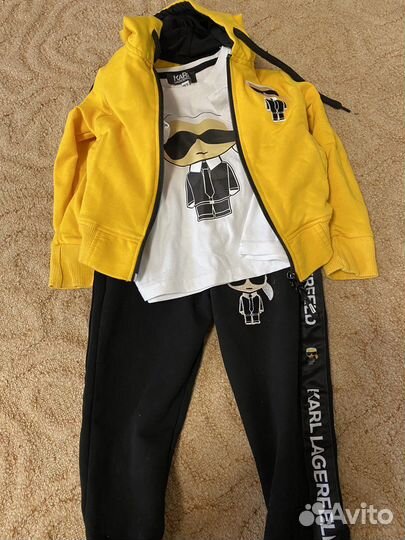 Спортивный костюм