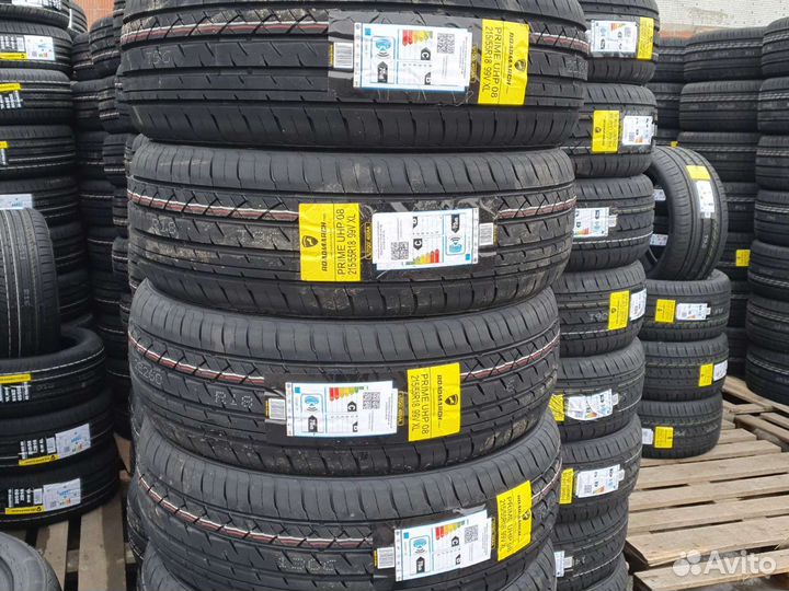 Roadmarch L-Zeal 56 215/55 R18