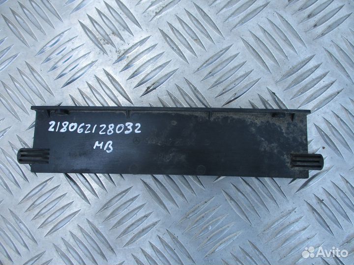 Накладка блока предохранителей Mercedes-Benz A9415