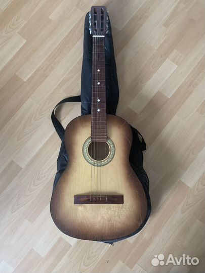 Гитара акустическая, с чехлом