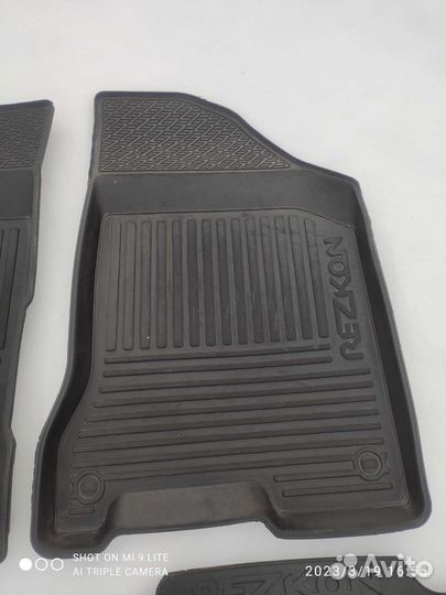 Автомобильные коврики резиновые